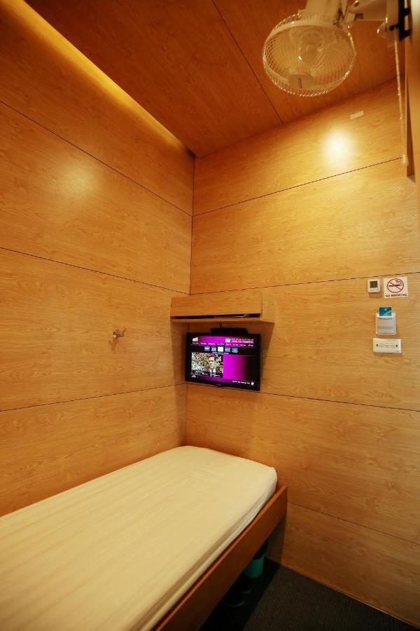 Hôtel Vatc Sleep Pod Terminal 2 à Noi Bai Extérieur photo